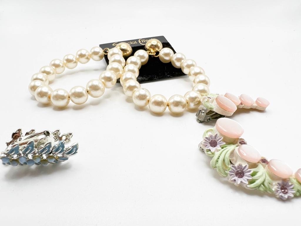 SPECIAL EFFECTS LG PEARL EARRINGS + (1 of 1)