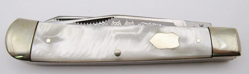 Bulldog Brand Mother of Pearl Trapper Pocket Knife (1 of 9)