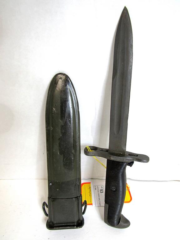 VINTAGE WW2 MILITARY BAYONET WITH SHEATH (1 of 6)