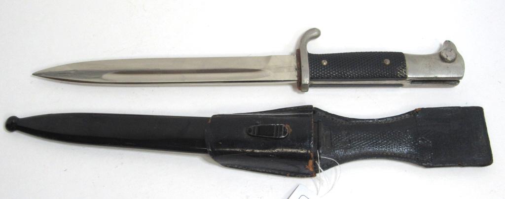WW2 SOLINGEN BAYONET WITH SCABBARD & FROG!: BLADE MARKINGS "SOLINGEN"; 14 INCHES ENCASED.