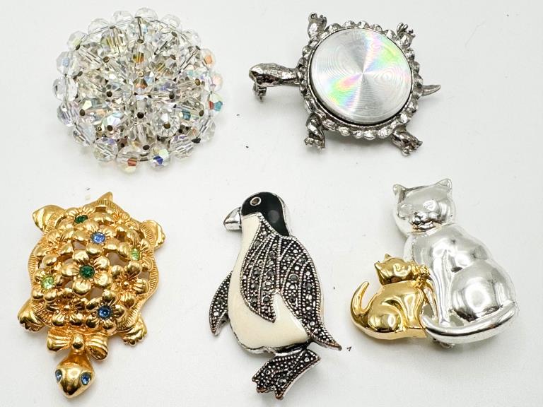 PENGUIN, CAT, TURTLES BROOCH: PENGUIN , CAT, TURTLES BROOCHES