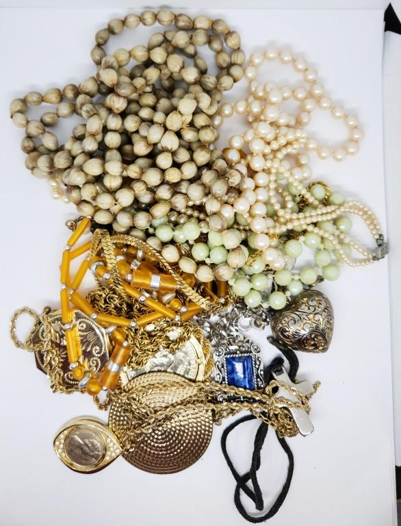 NECKLACES PENDANTS ASSORTMENT (1 of 1)