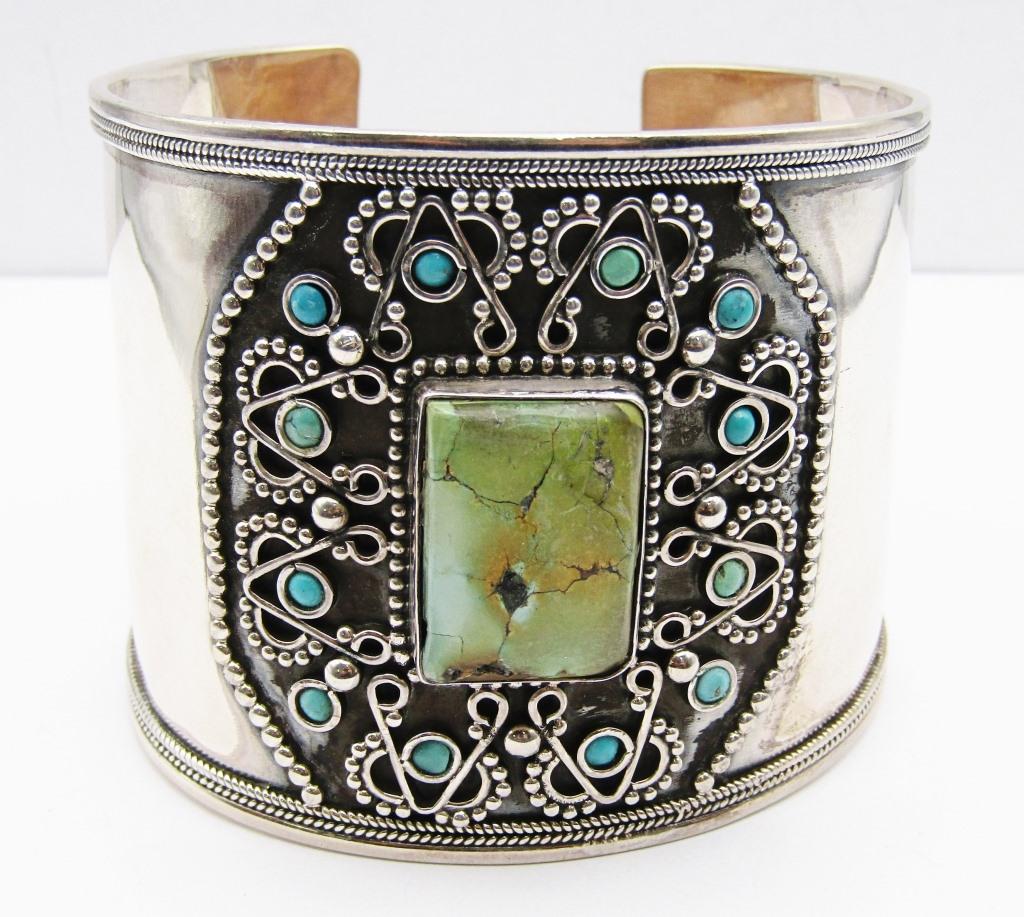 SOUTHWESTERN STERLING CUFF WITH TURQUOISE (1 of 6)