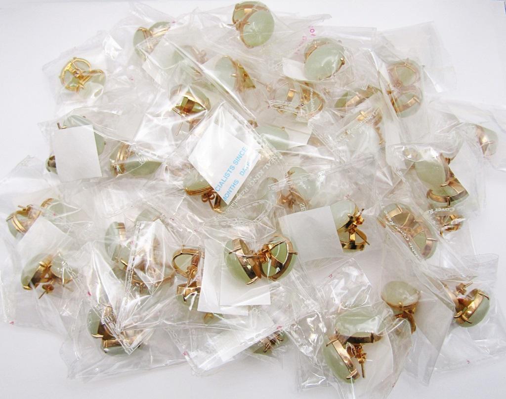 JEWELER'S LOT! (43)PAIRS OF 14KG GOLD TONED: PIERCED STUD JADITE EARRINGS