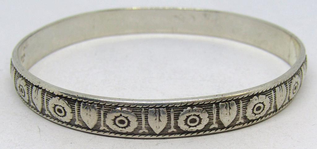 P & H STERLING BANGLE WITH FLORAL ENGRAVED (1 of 3)