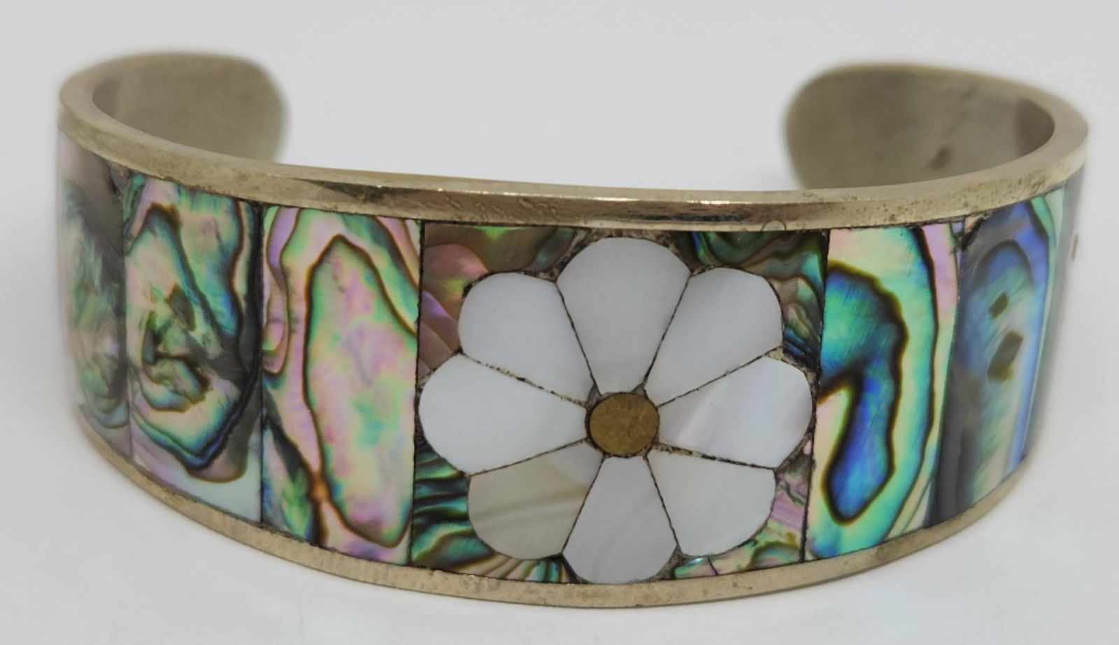 ALPACA MEXICO CUFF WITH ABILONE AND MOTHER (1 of 4)