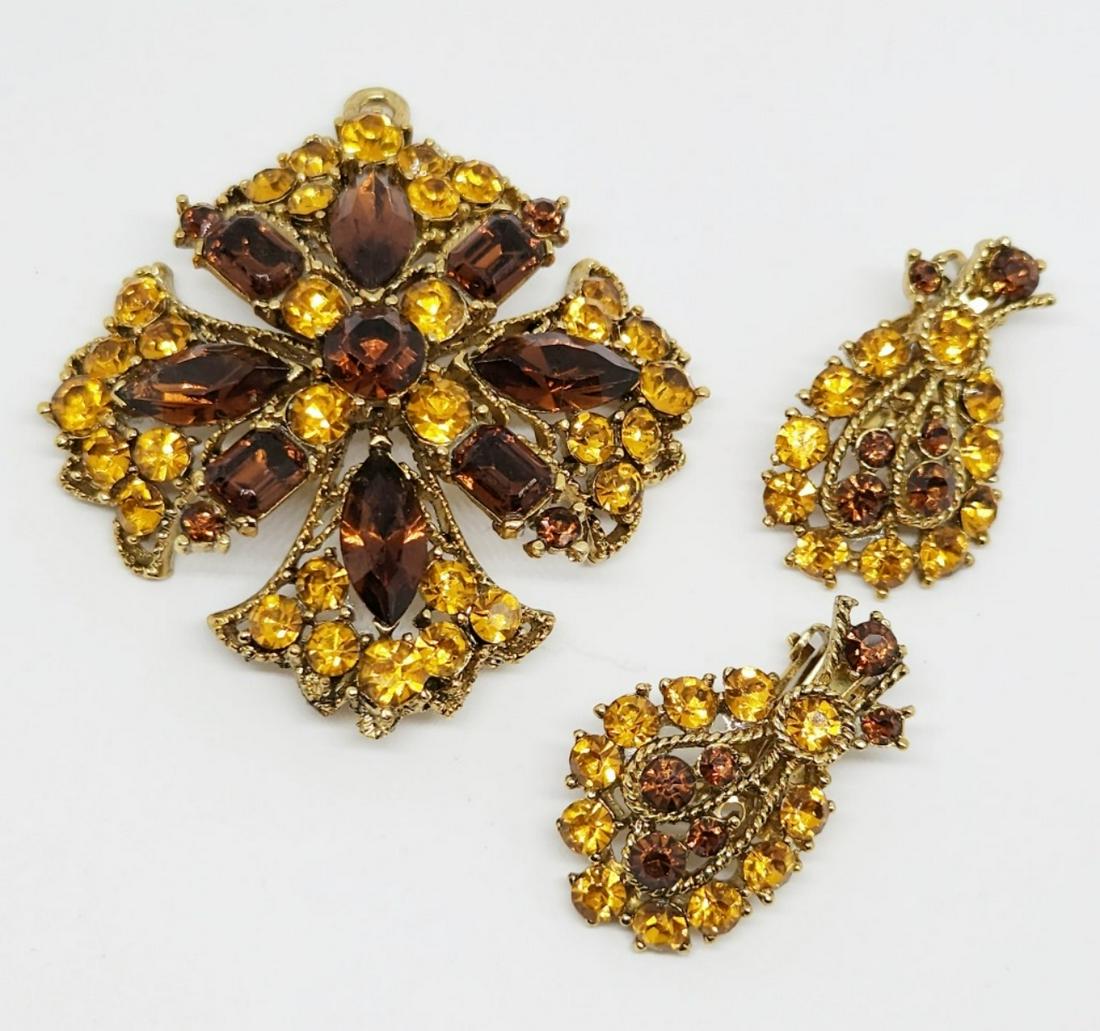 SET! VTG GOLD TONED YELLOW AND BROCH (1 of 2)