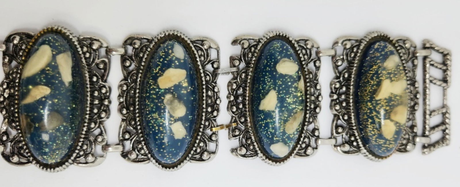 7.5 INCH CHUNKY SILVER TONED PANEL BRACELET (1 of 3)