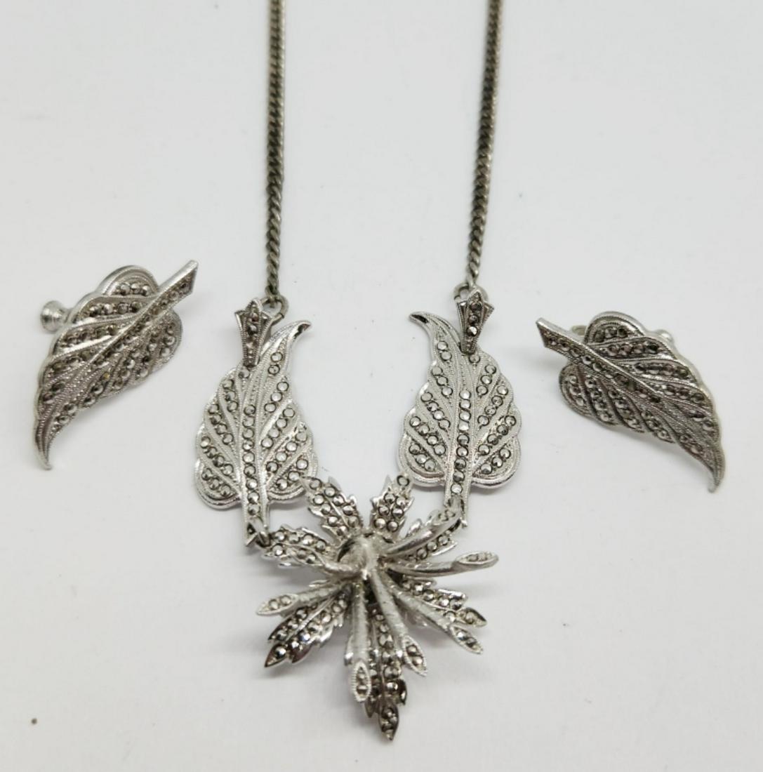 SET! SILVER TONED LEAF/FLOWER NECKLACE WITH (1 of 3)
