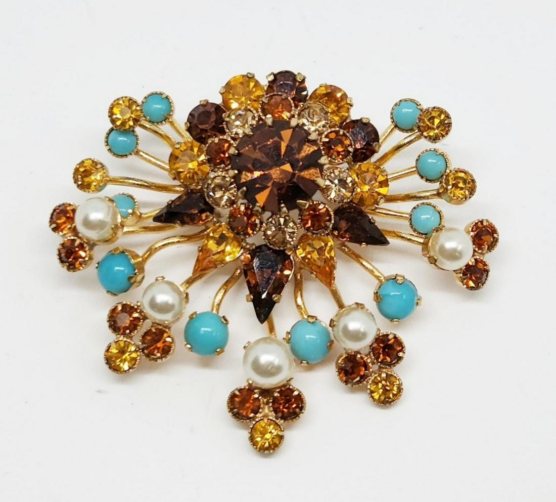 VINTAGE MADE IN AUSTRIA GOLD TONED BROOCH (1 of 3)