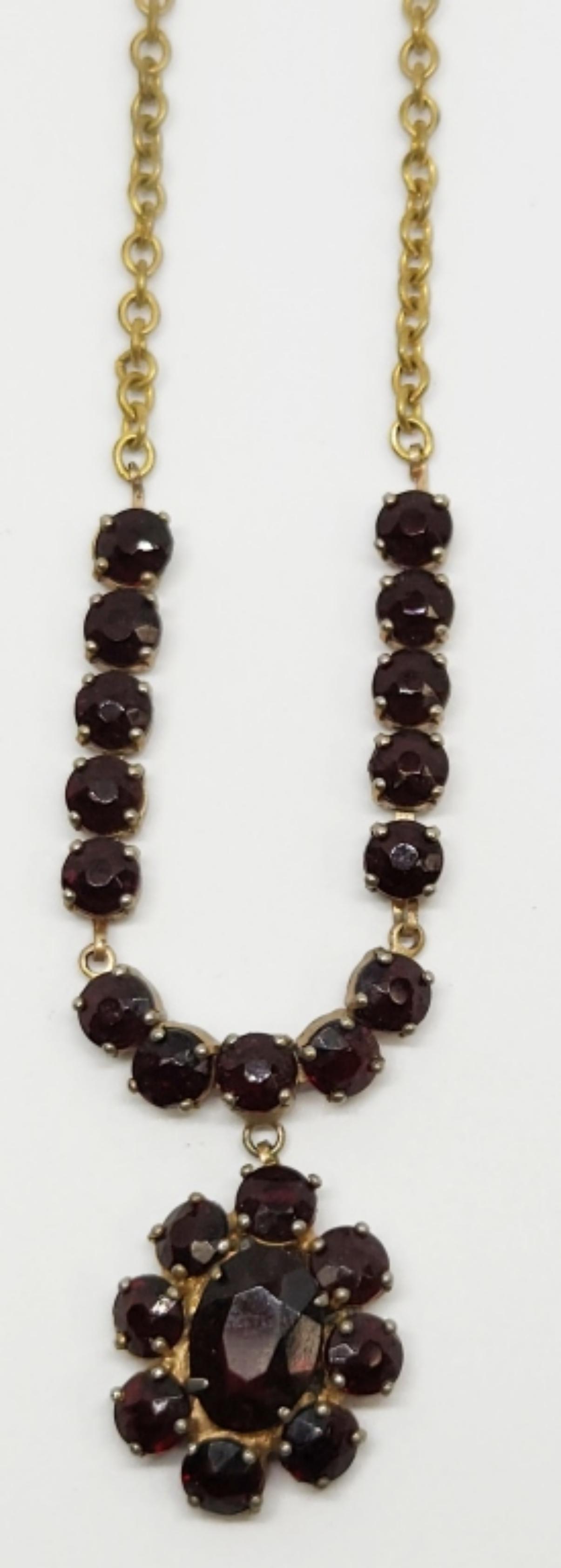 VINTAGE GOLD TONED GARNET FASHION NECKLACE (1 of 3)