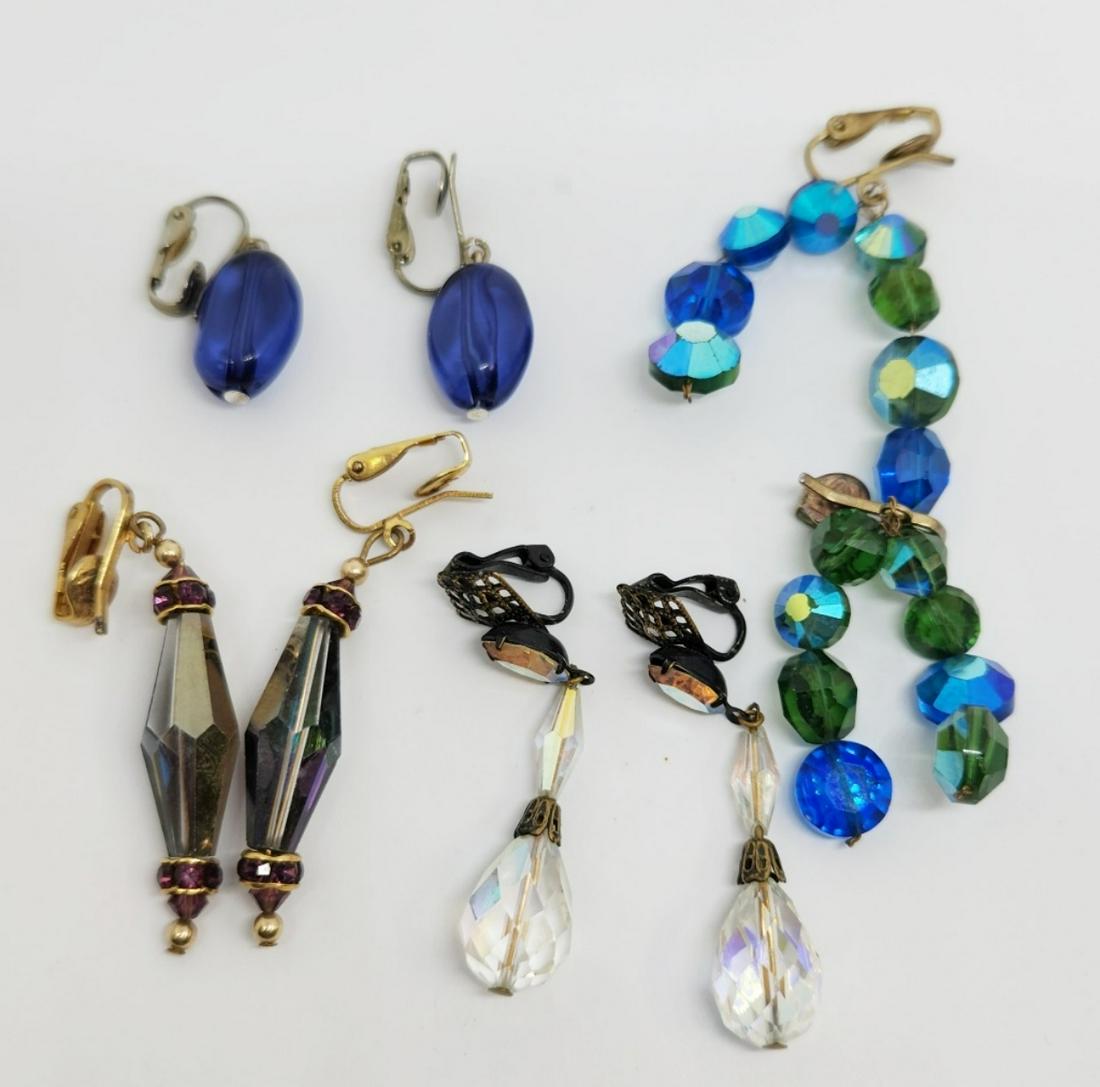 4-PAIRS OF VTG GOLD TONE CLIP ON EARRINGS (1 of 3)