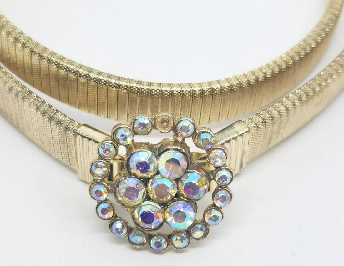 28 INCH VTG GOLD TONED WOMEN'S STRETCHY (1 of 3)