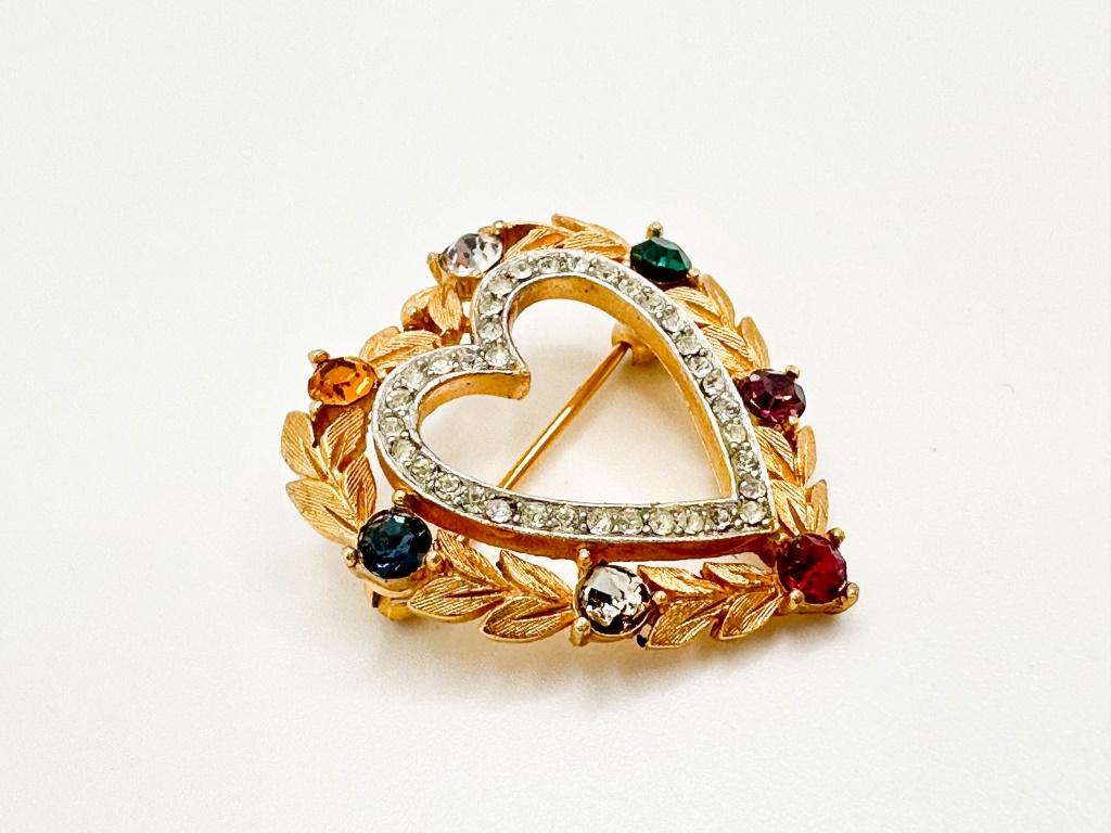 TRIFARI CROWN HEART BROOCH (1 of 4)