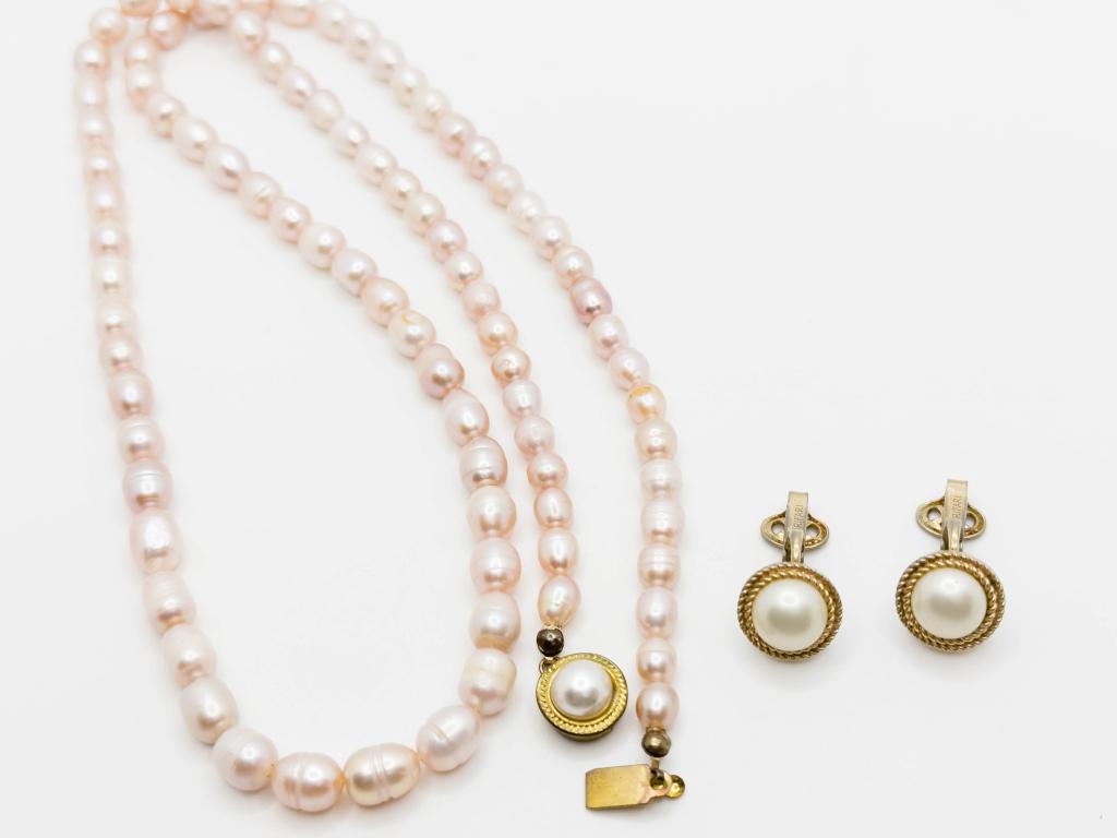 TRIFARI CROWN EARRINGS + (1 of 3)