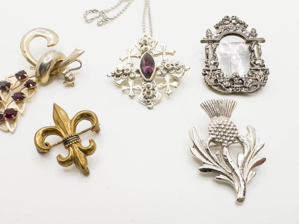 Vintage & Antique Brooches for Sale Page 33