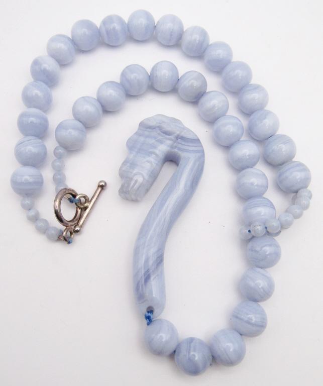 LACE AGATE GLASS BEADED NECKLACE WITH CARVED: SEAHORSE PENDANT-TOTAL 44 DWT-MEASURES 15.5 INCHES