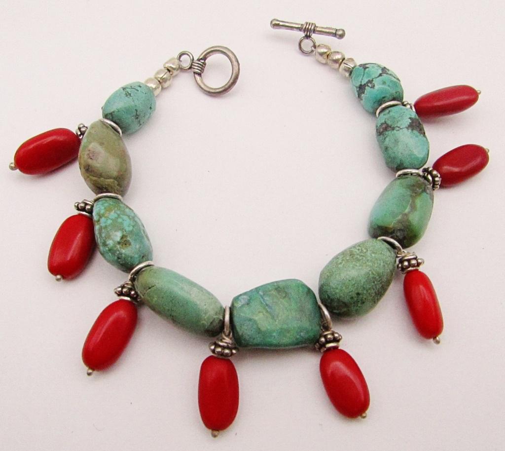 7.5 INC SOUTHWESTERN TURQUOISE BEADED: BRACELET WITH STERLING ACCENTS & CLASP-TOTAL 26 DWT