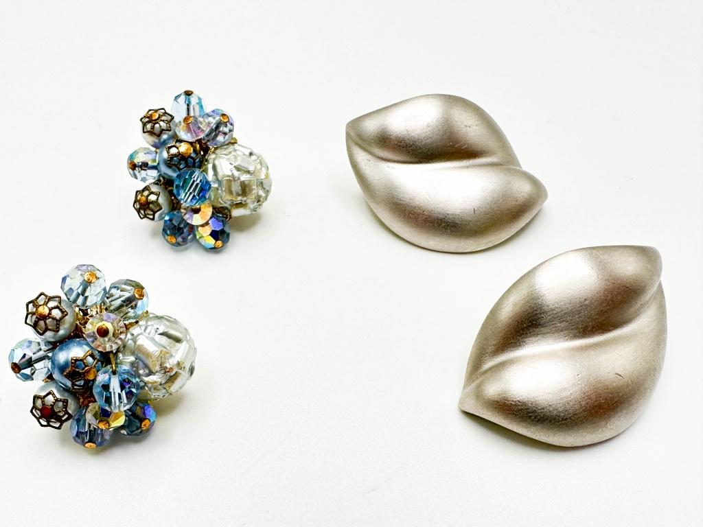 VENDOME, TRIFARI EARRINGS: VENDOME SIGNED STONE SET, TRIFARI SIGNED SET, TRIFARI HAS SLIGHT TARNISH ON BACK