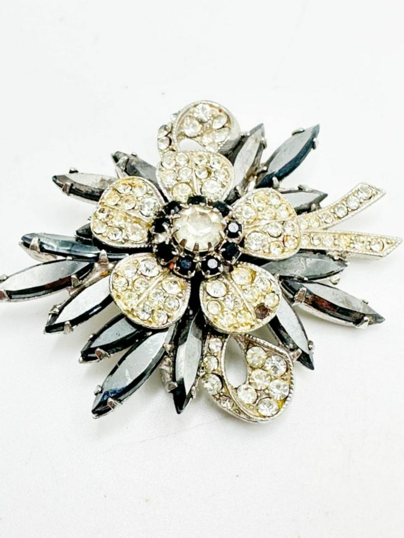 COLOR STONE BROOCH (1 of 3)