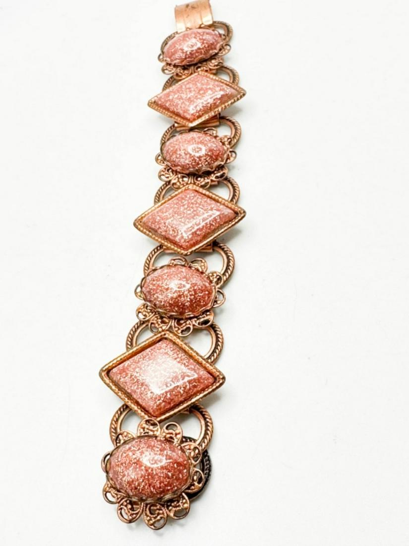 GOLD STONE BRACELET (1 of 2)