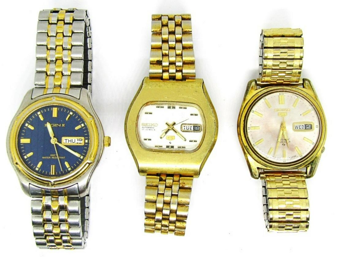 (3) VINTAGE DAY/DATE MENS WATCHES: (2) SEIKO 5 DAY/DATE, (1) ELGIN II - UNTESTED