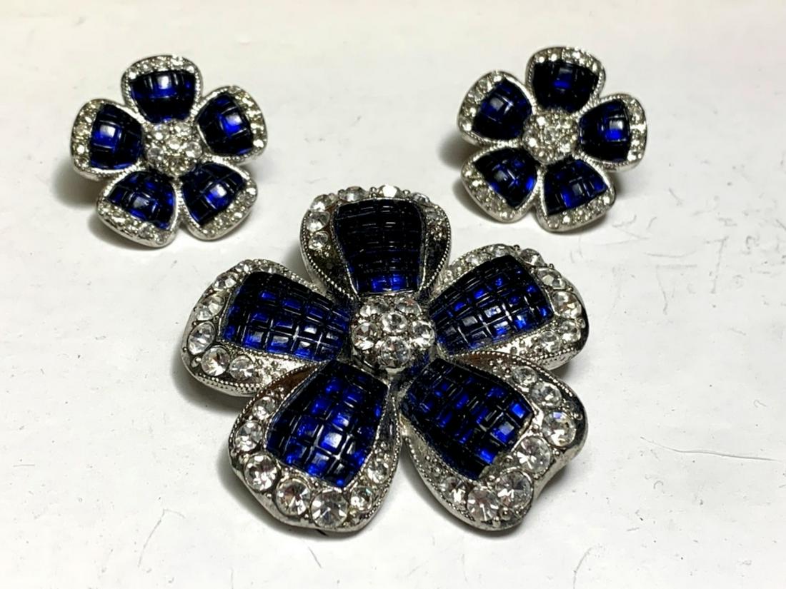 AVON BROOCH W/ MATCHING EARRINGS (1 of 2)