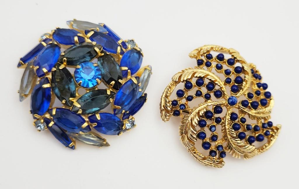 2-VINTAGE GOLD TONED NAVY BLUE RHINESTONE (1 of 4)