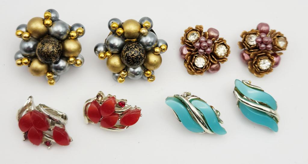 4-PAIRS OF VINTAGE CLIP ON EARRINGS: CORO- (1 of 7)
