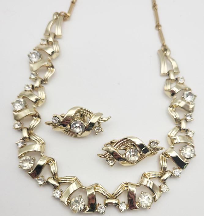SET! VTG CORO GOLD TONED RHINESTONE NECKLACE (1 of 4)