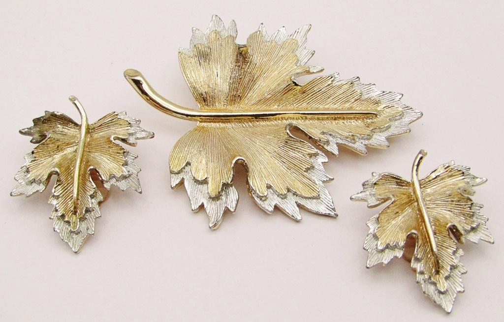 SET! VTG SARAH COVENTRY GOLD TONED LEAF (1 of 2)