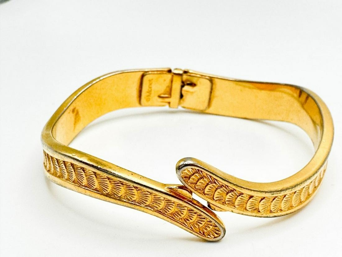 MONET SIGNED BRACELET: MONET SIGNED BRACELET