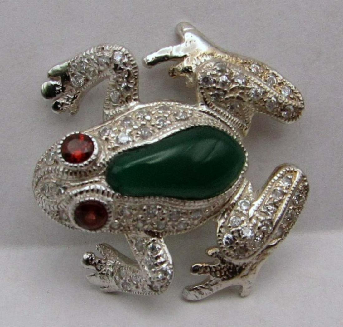 STERLING FROG BROOCH WITH EMRALD GREEN (1 of 4)