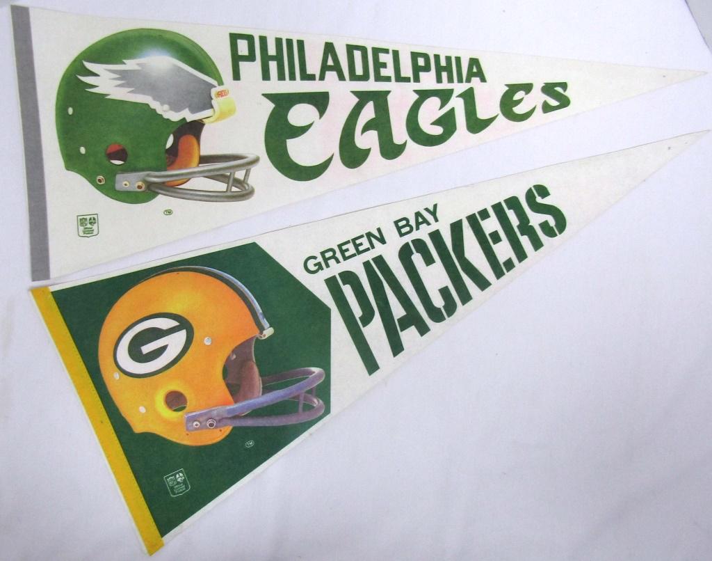 (2) Vintage Football Felt Pennants (1 of 3)