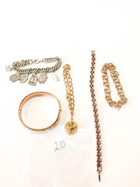 BRACELETS ASSORTMENT: BRACELETS ASSORTMENT
