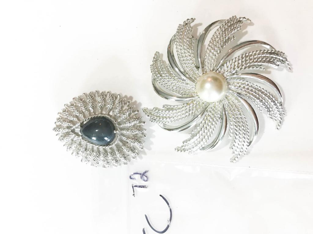 2 SARAH COVENTRY BROOCH (1 of 4)