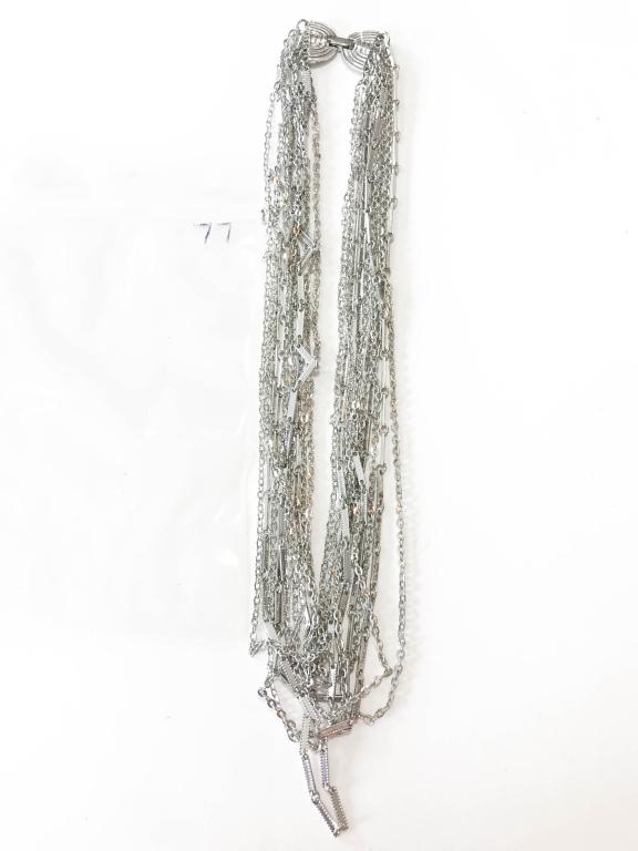 MULTI STRAND NECKLACE: NMULTI STRAND NECKLACE IN SILVER TONES
