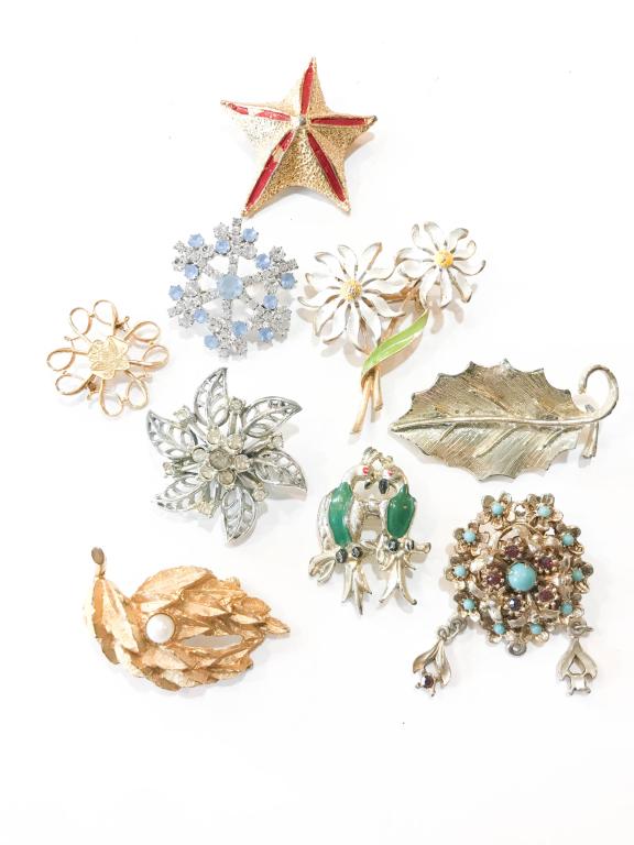 BROOCH ASSORTMENT (1 of 2)