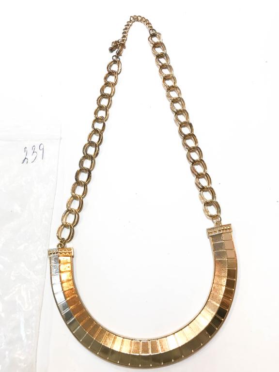 LARGE CHOKER NECKLACE: LARGE CHOKER NECKLACE
