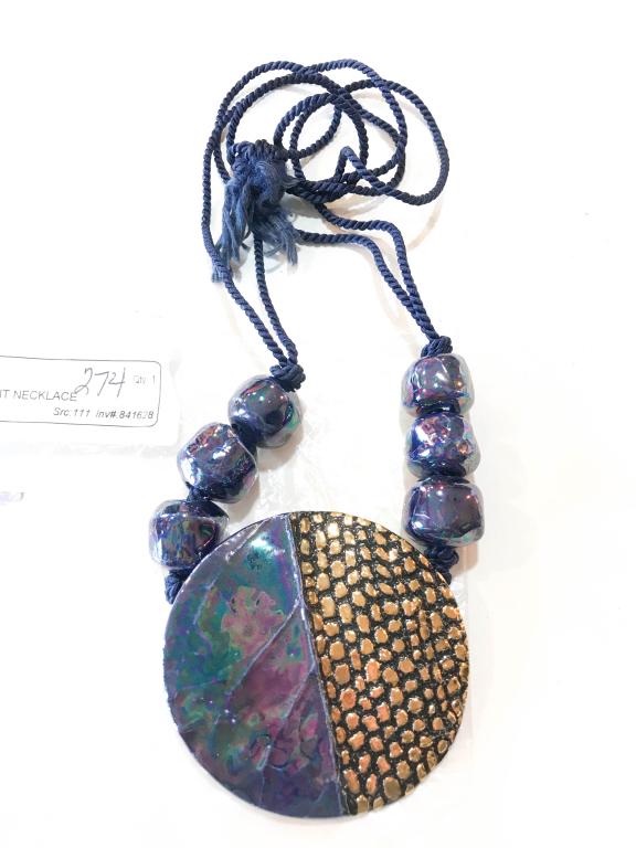 BOLD STATEMENT NECKLACE (1 of 3)