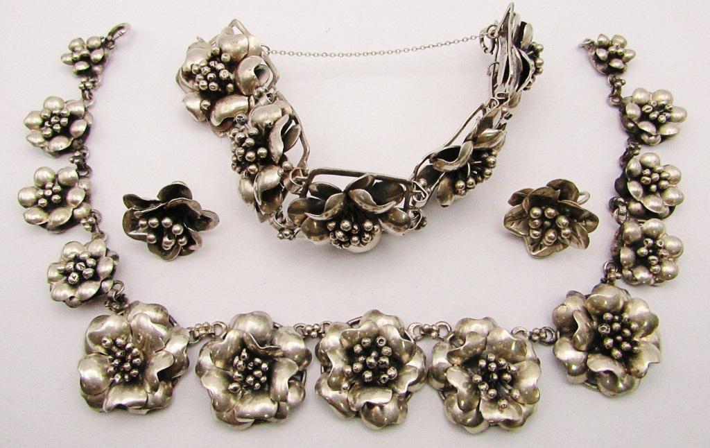 HOBE STERLING DOGWOOD SET - STUNNING VINTAGE: NECKLACE 12" LONG with WORKING CLASP, 7" BRACELET & SCREW BACK EARRINGS (92 DWT)