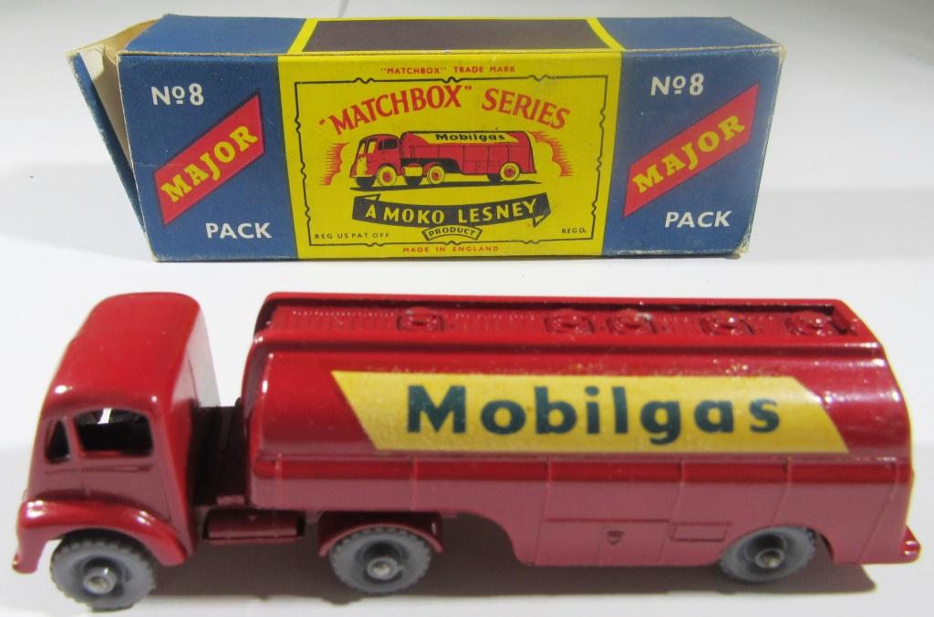 MATCHBOX SERIES No 8 MOBILGAS PETROL TANKER (1 of 3)