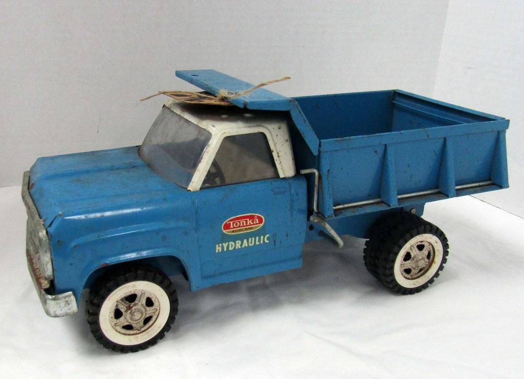 1960's Tonka Pressed Steel Hydraulic Dump Truck: BLUE TONKA HYDRAULIC 1960'S - WORKING CONDITION