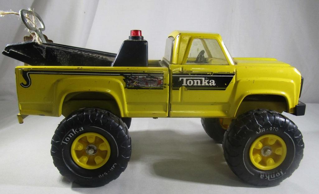 Tonka 4x4 Pickup Tow Truck: Yellow Pressed Steel - MISSING BACK TOW METAL PIECE