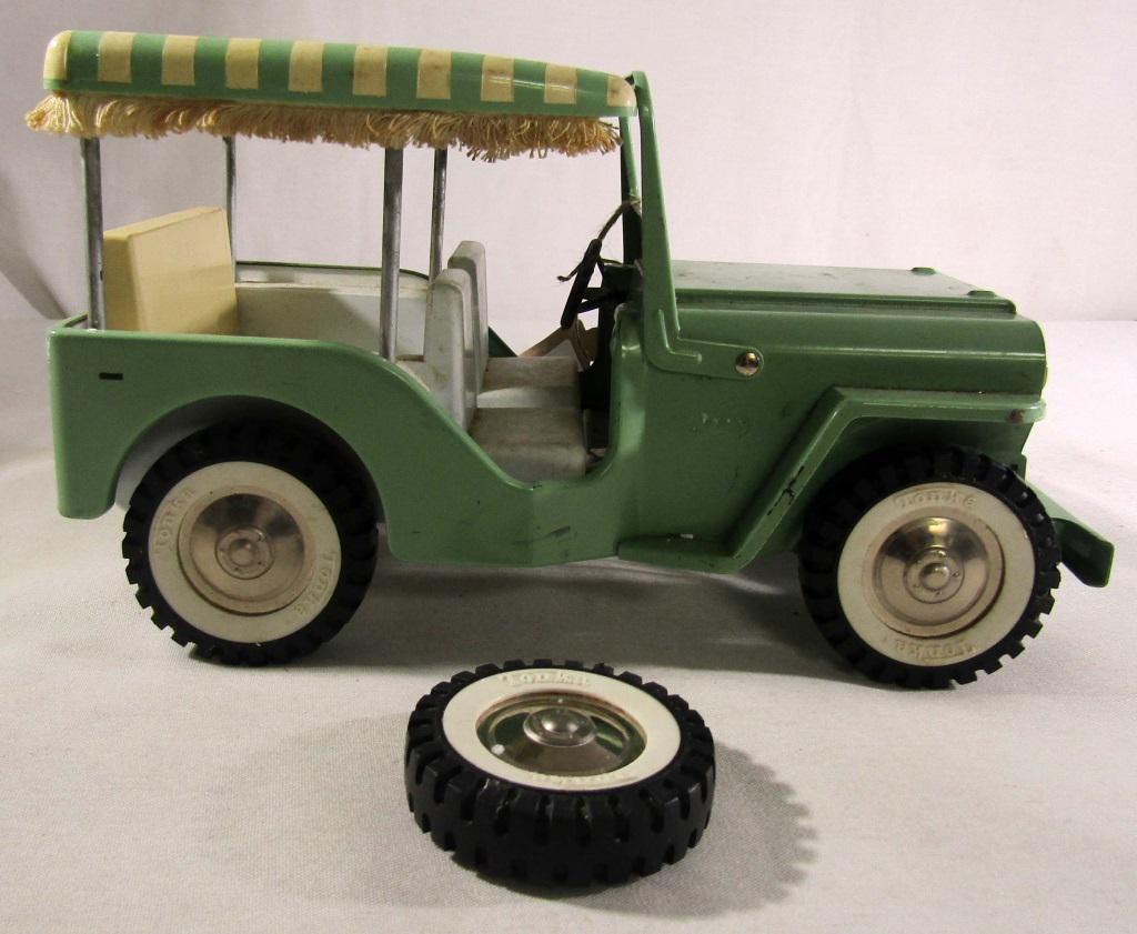 1964 Tonka Jeep Surrey Fringed Top: Folding windshield, detachable top, clean / nice wheels