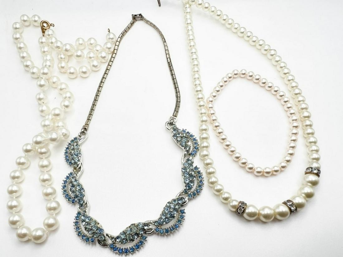 3 VINTAGE NECKLACES (1 of 1)