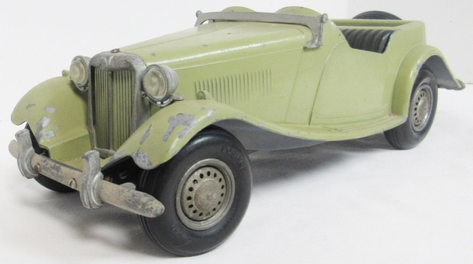 Doepke MG TD British Racing: Metal Model Car (1:10 Scale) - 15 1/2" Long - missing steering wheel & dash board paper
