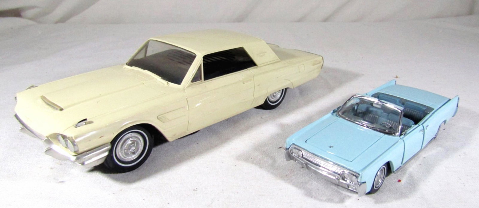 PHILCO CORP TRANSITOR RADIO FORD car: THUNDERBIRD 8" LONG UNTESTED plus FRANKLIN MINT 1989 TEAL CAR 5"