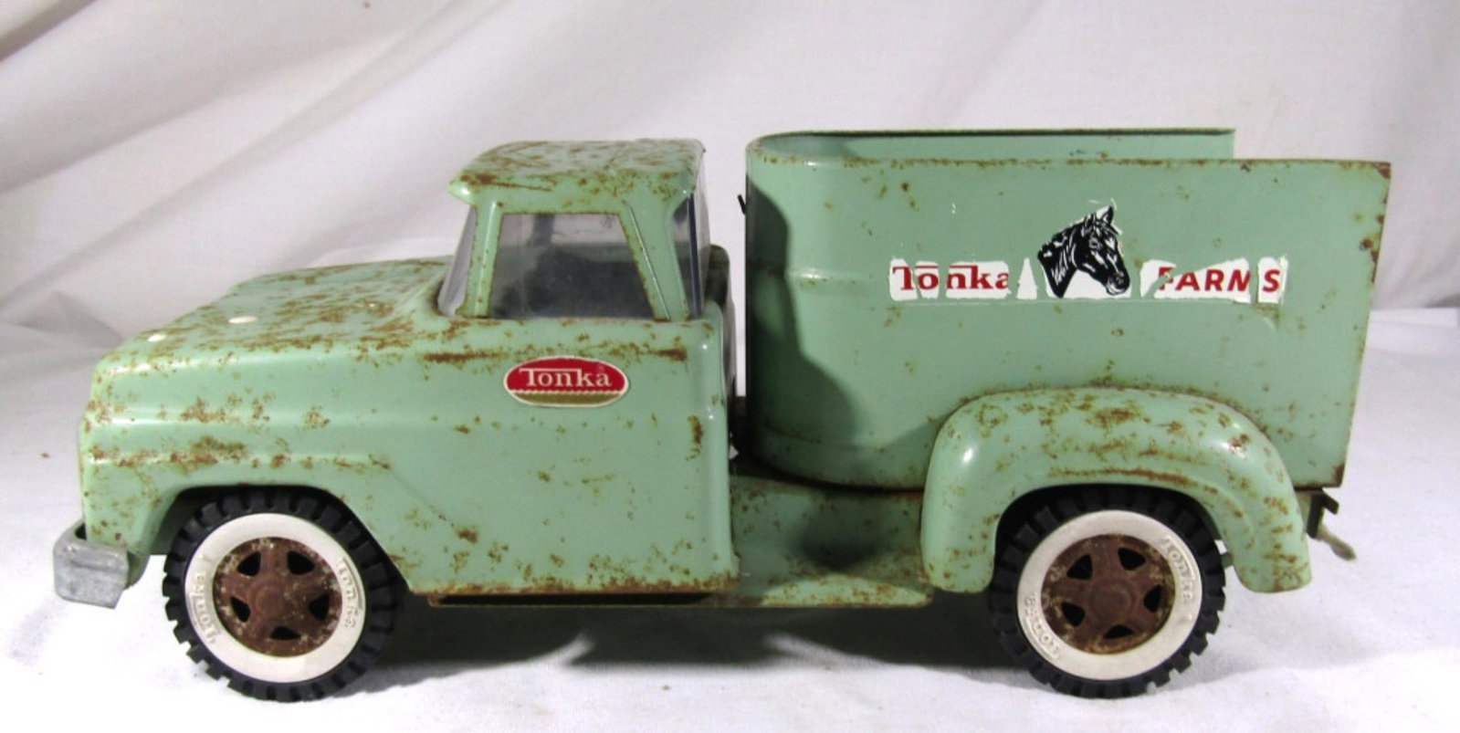Tonka Farms Horse Hauler Toy Pickup: Truck Mound Minn - SHOWS SOME RUST