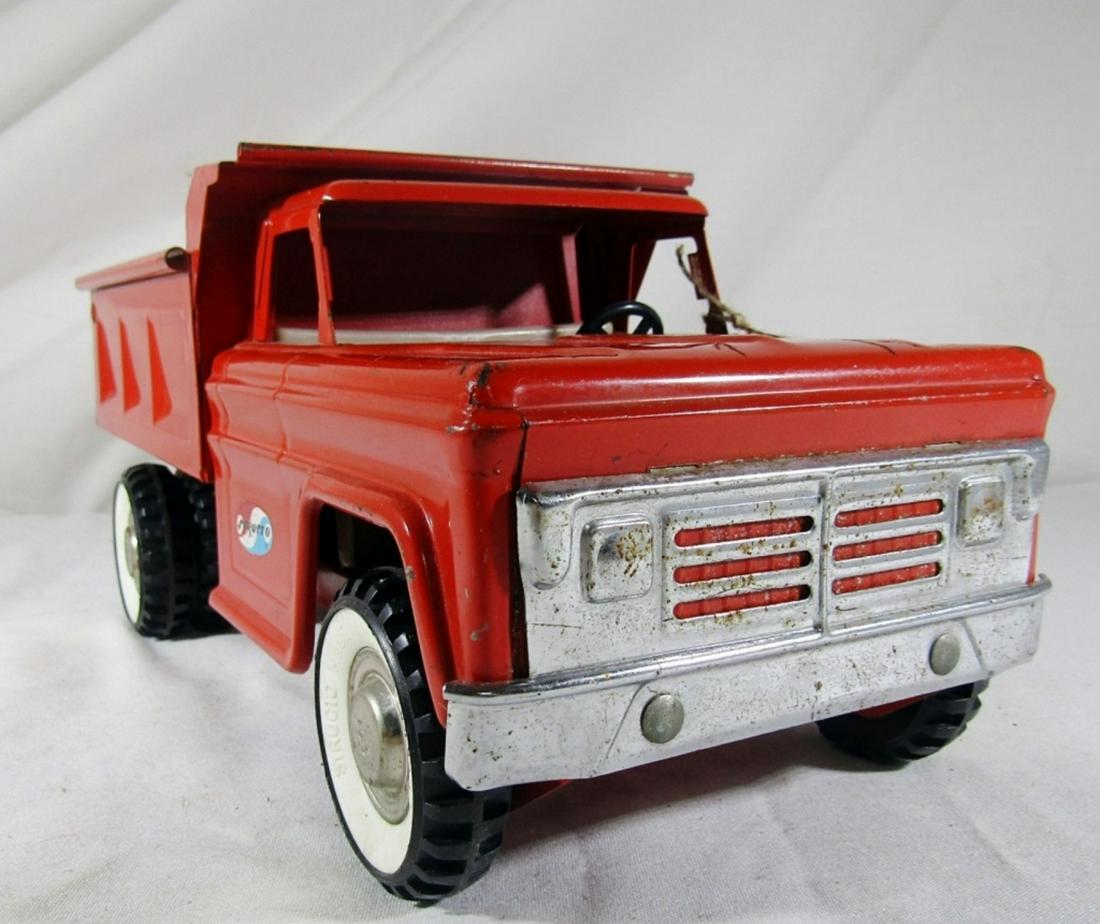 1960s STRUCTO RED DUMP TRUCK METAL: WORKING CONDITION - NICE CONDITION